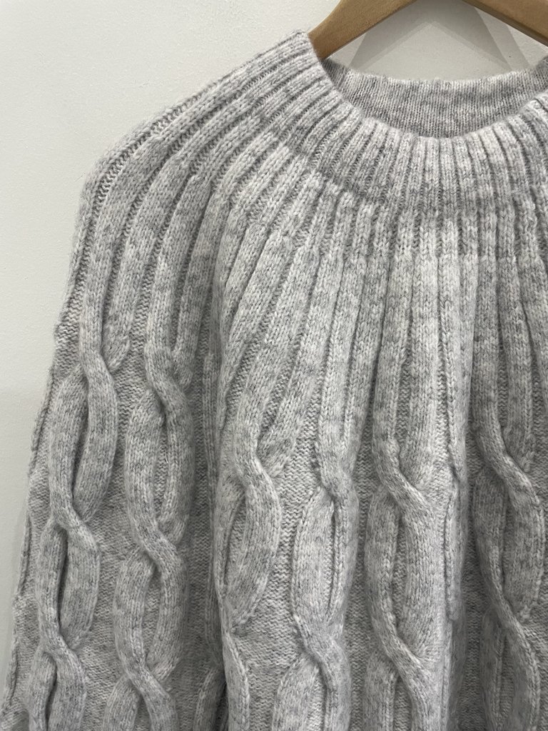 DH NEW YORK OPAL TEXTURED GREY SWEATER