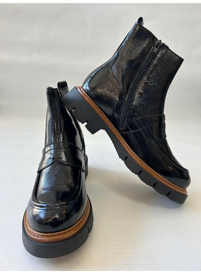 BILLOW BLACK PATENT LEATHER BOOTS