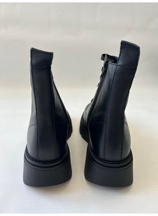 KIRIE BLACK LEATHER BOOTIE