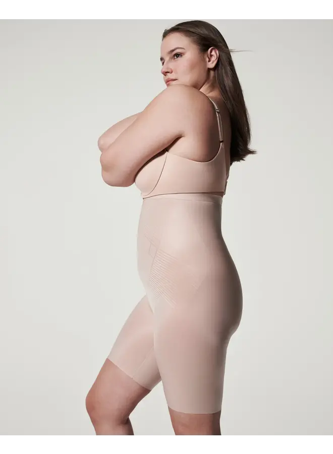 INVISIBLE SHAPING HIGH-WAISTED MID-TIGH SHORT NUDE