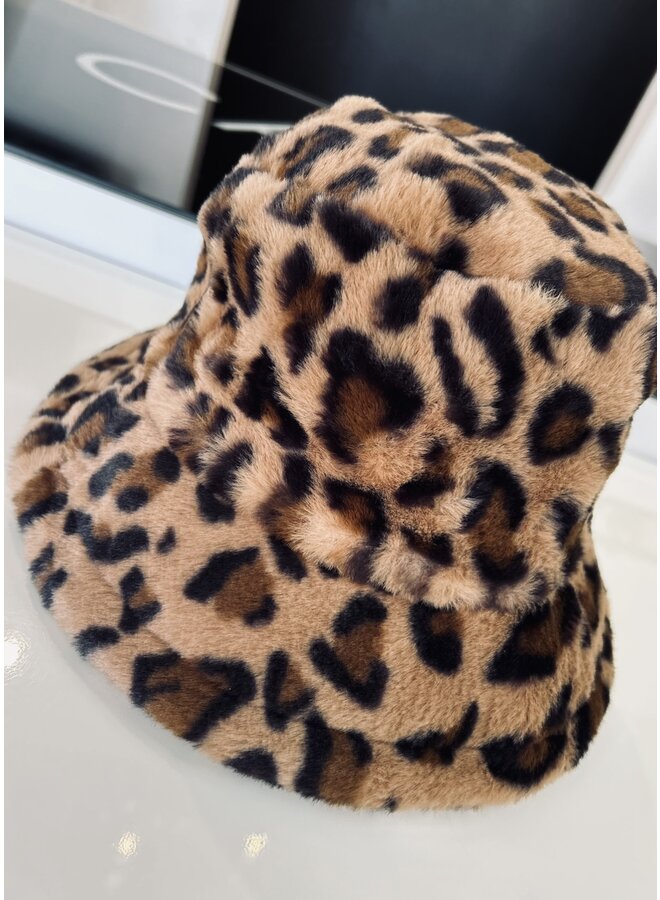 CHAPEAU FAUSSE FOUR. LÉO