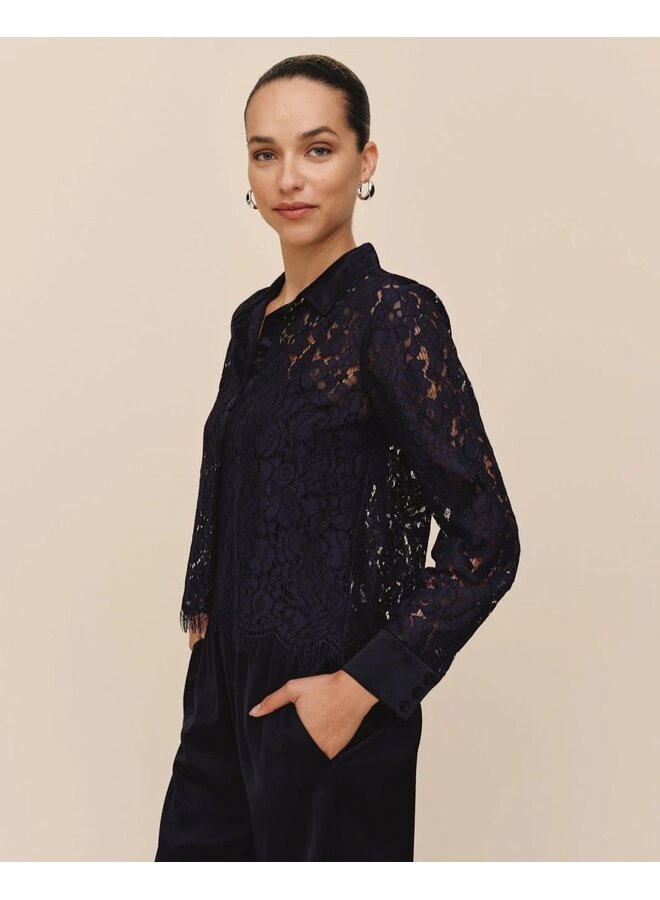 BLOUSE DENTELLE BLEU MARINE