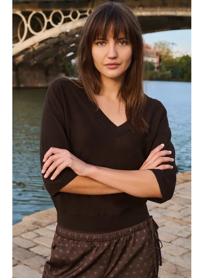 TRICOT EN V BRUN