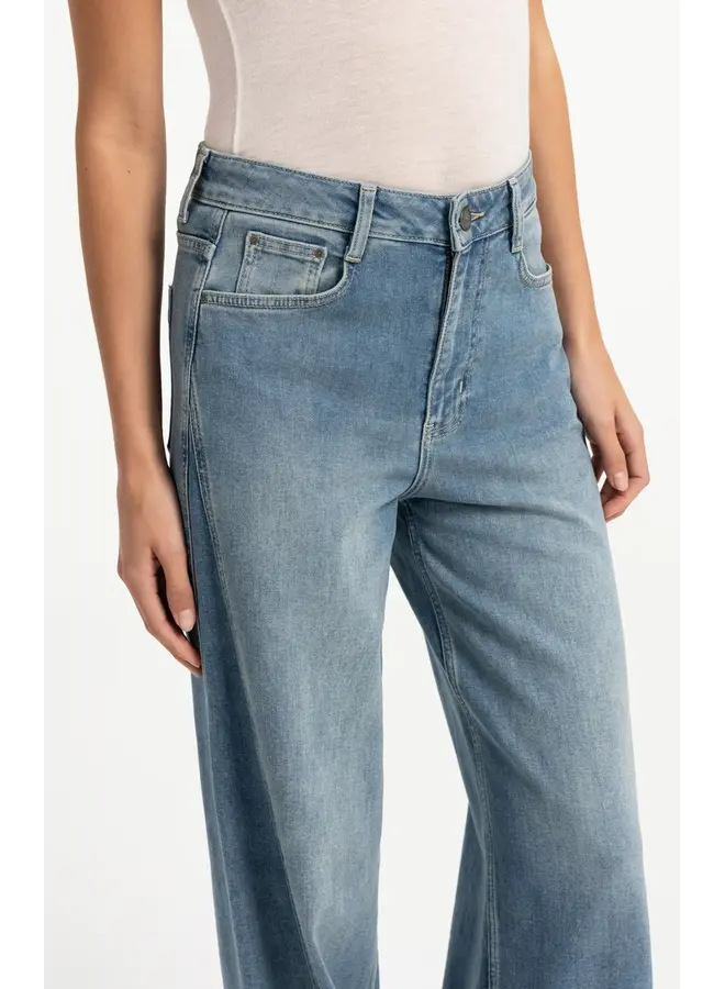 JEAN BARREL FANCY SEAM