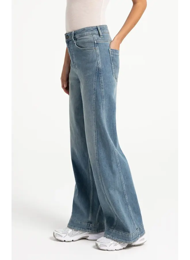 JEAN BARREL FANCY SEAM
