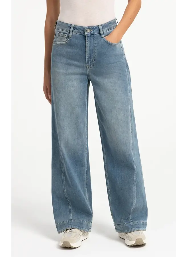 JEAN BARREL FANCY SEAM