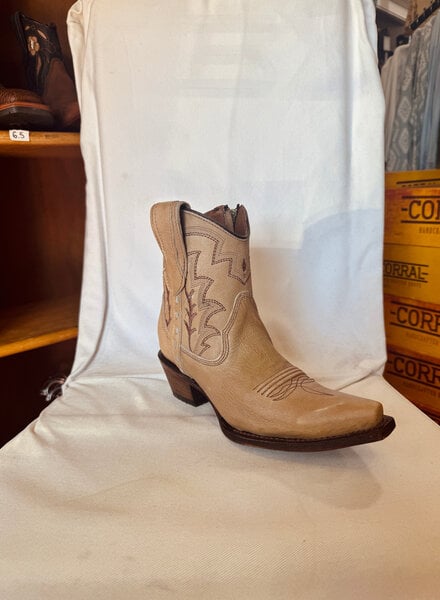 CIRCLE G CORRAL EMBROIDERED SNIP BOOTIE