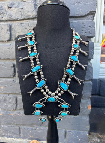 ANTIQUE BISBEE TURQUOISE SQUASH BLSSOM