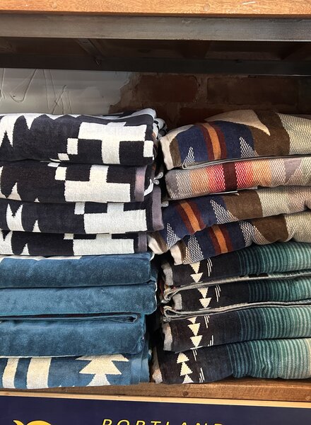 PENDLETON LARGE PENDLETON COLLECTABLE TOWELS