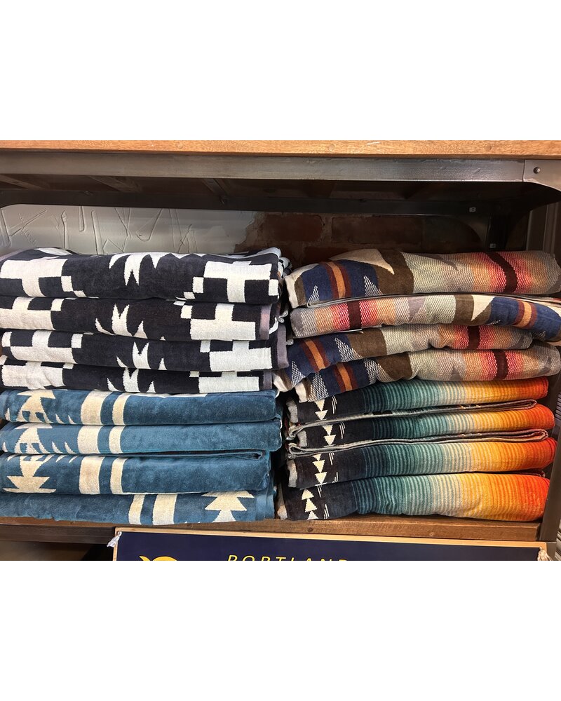PENDLETON LARGE PENDLETON COLLECTABLE TOWELS