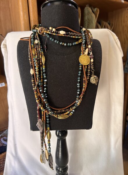 AMY KAPLAN BEADED LARIAT IN BLUE