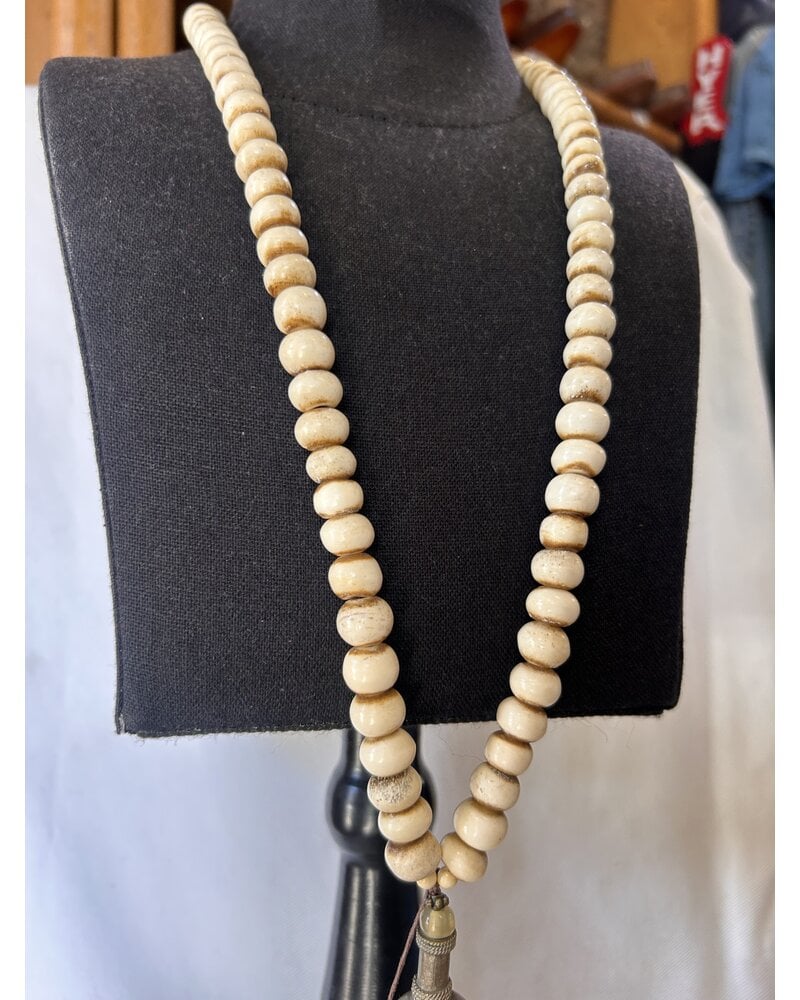 AMY KAPLAN BONE/ TASSEL NECKLACE