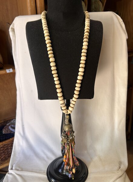 AMY KAPLAN BONE/ TASSEL NECKLACE