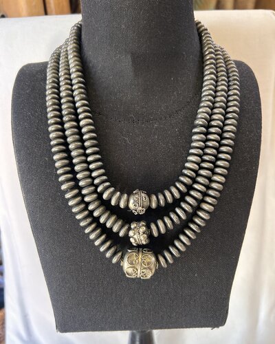 AMYK: NI #50 FAUX SILVER PEARL TRI STRAND 10/25 - Orisons We Dress