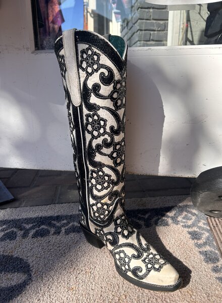 SEQUIN BLACK AND WHITE TALL TOP