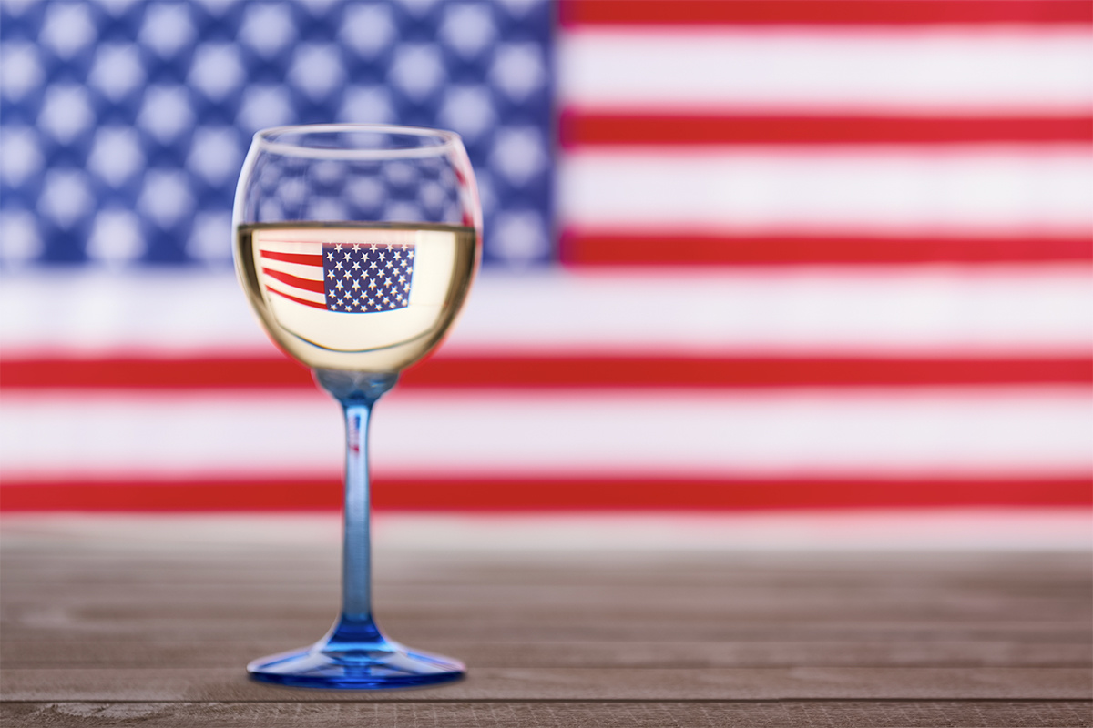 You CAN Drink White Wine After Labor Day!