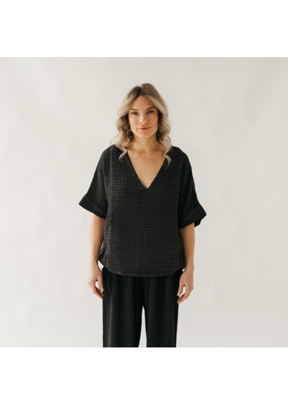 Pokoloko Crinkle V Neck Top-Black-One Sized