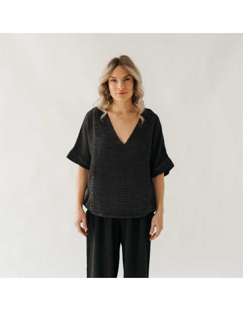 Pokoloko Crinkle V Neck Top-Black-One Sized