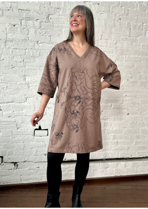 Smoking Lily Market Tunic-Mocha Bees & Cross Stitch