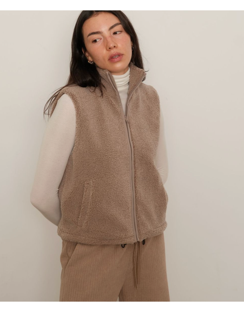 Kuwalla Polar Vest-Warm Taupe