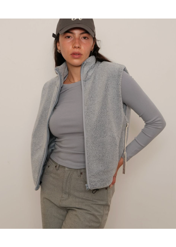 Kuwalla Polar Vest-Frosty Blue