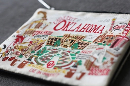 CatStudio Oklahoma, University of Pouch