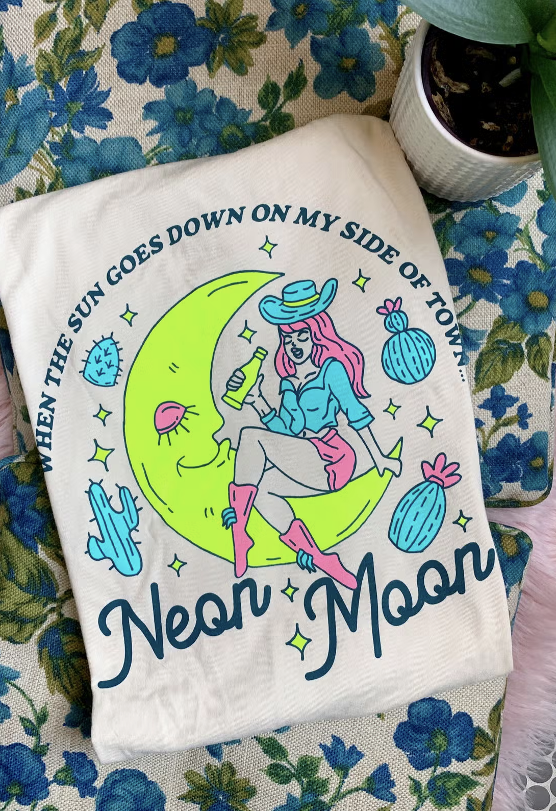 Kaeraz Neon Moon Tshirt