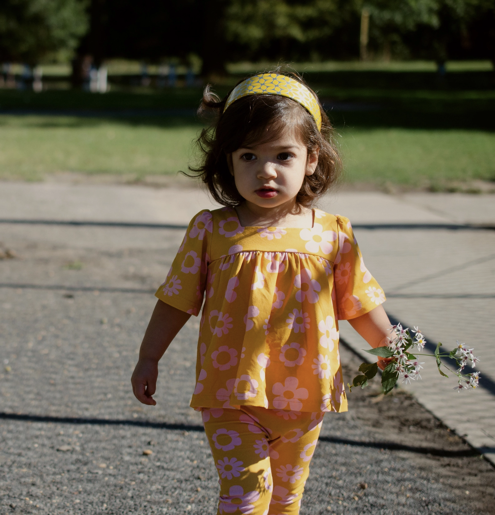 Ida Red Retro Mustard Flower Top