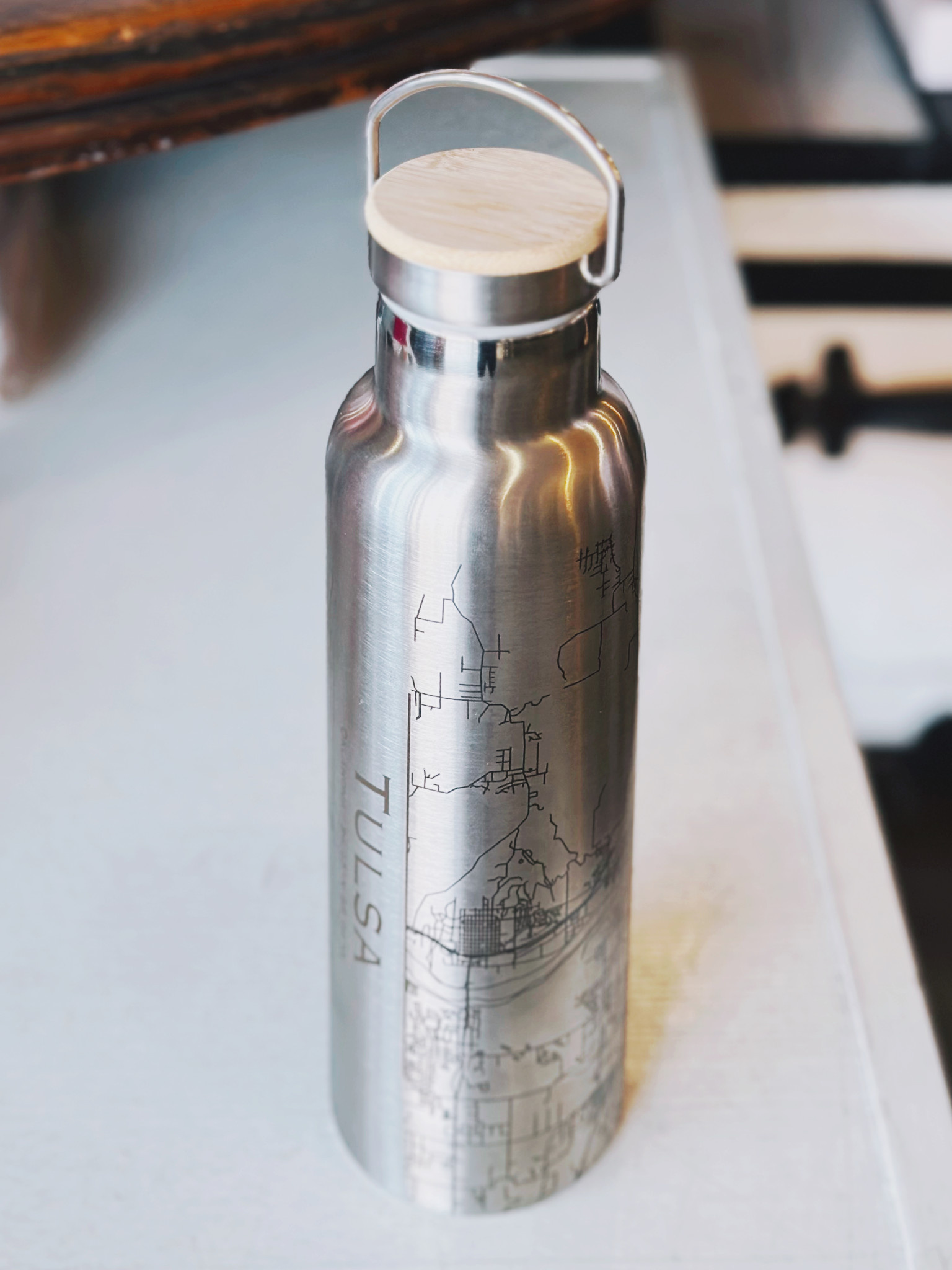JACE.design Tulsa Map Bottle With Bamboo Top In Stainless Steel