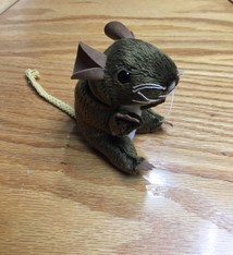 Finger puppet mouse