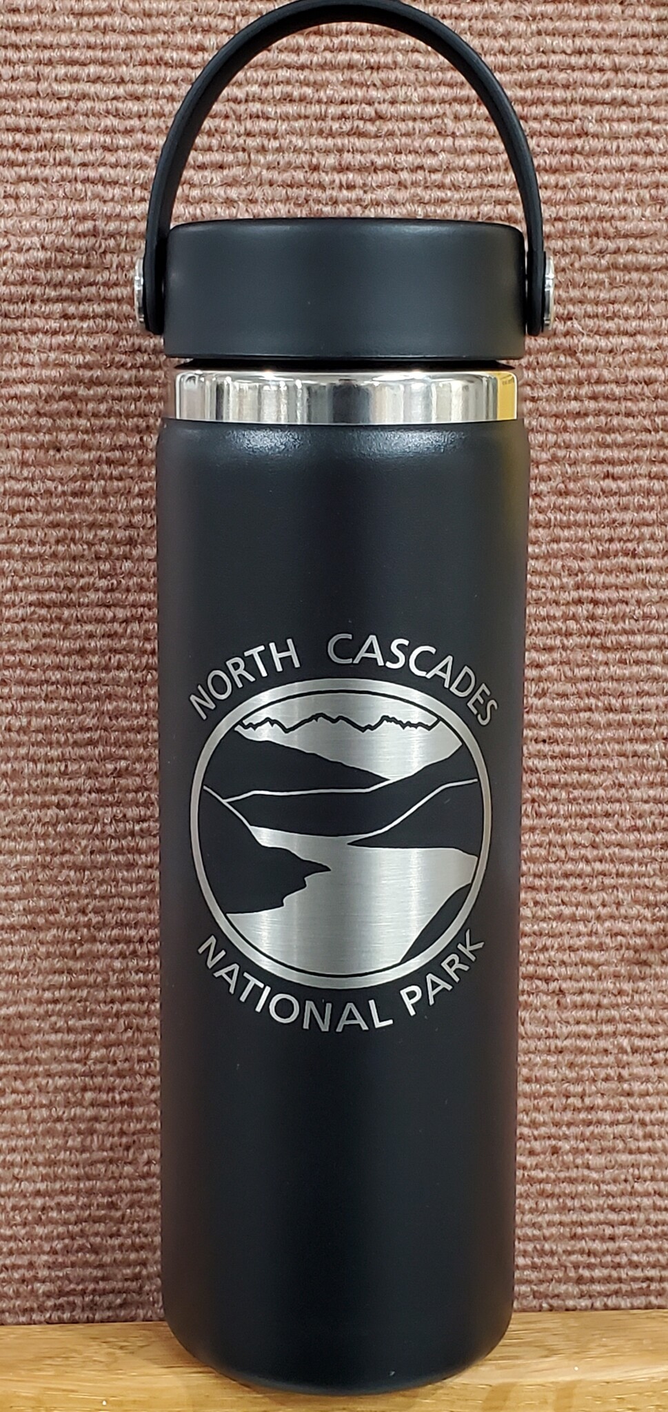 Hydro Flask Water bottle NCNP Black 21 oz