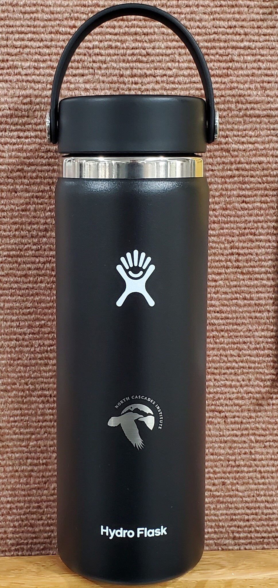Hydro Flask Water bottle NCNP Black 21 oz