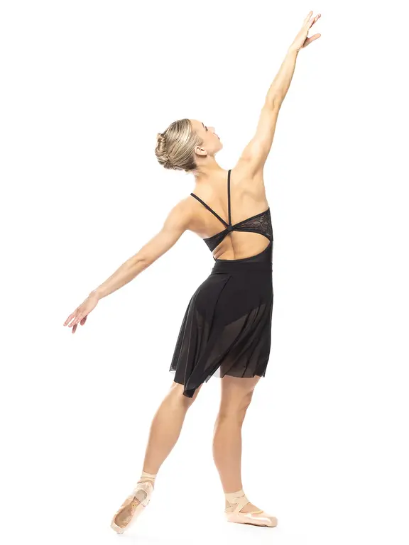 Eleve ED Back Tuck Skirt