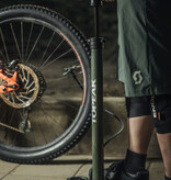 Topeak Joeblow Mtn II Floor Pump Steel Barrel, Plastic Base, 60psi 4bar, 3.5 Gauge, Twinhead