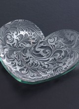 Annie Glass Heart Plate