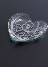 Annie Glass Sweet Nothings Heart Plate