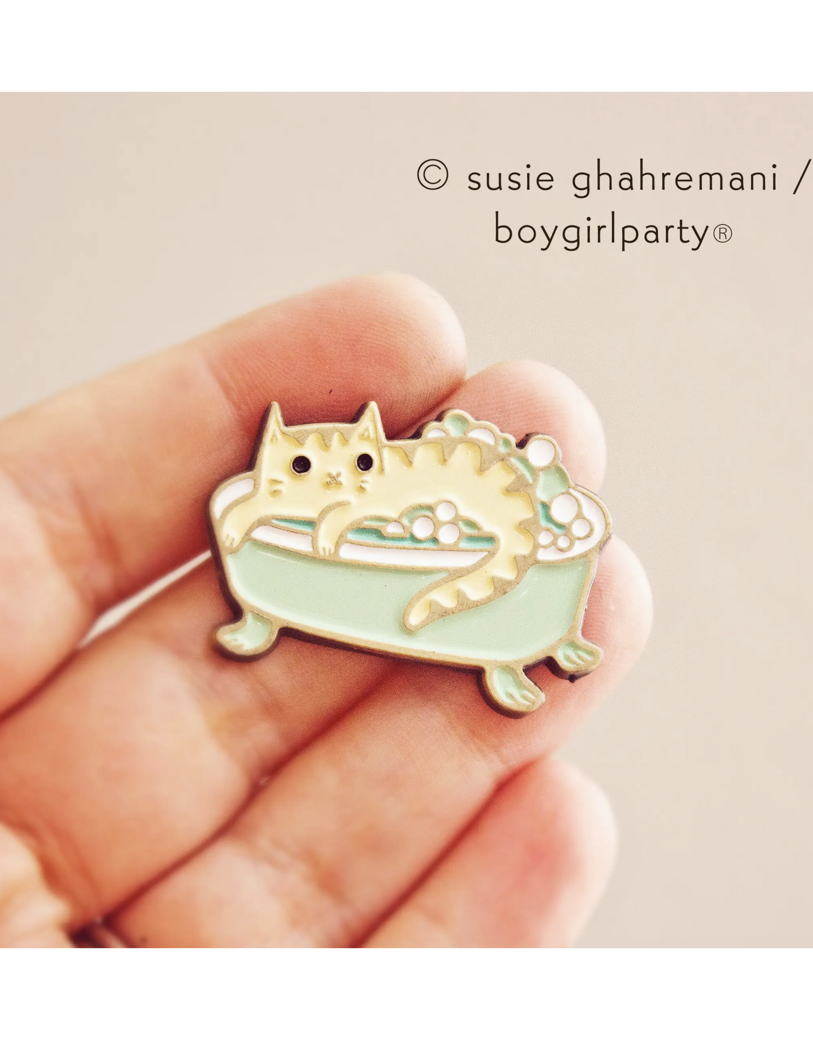 Bathtub Cat Pin*