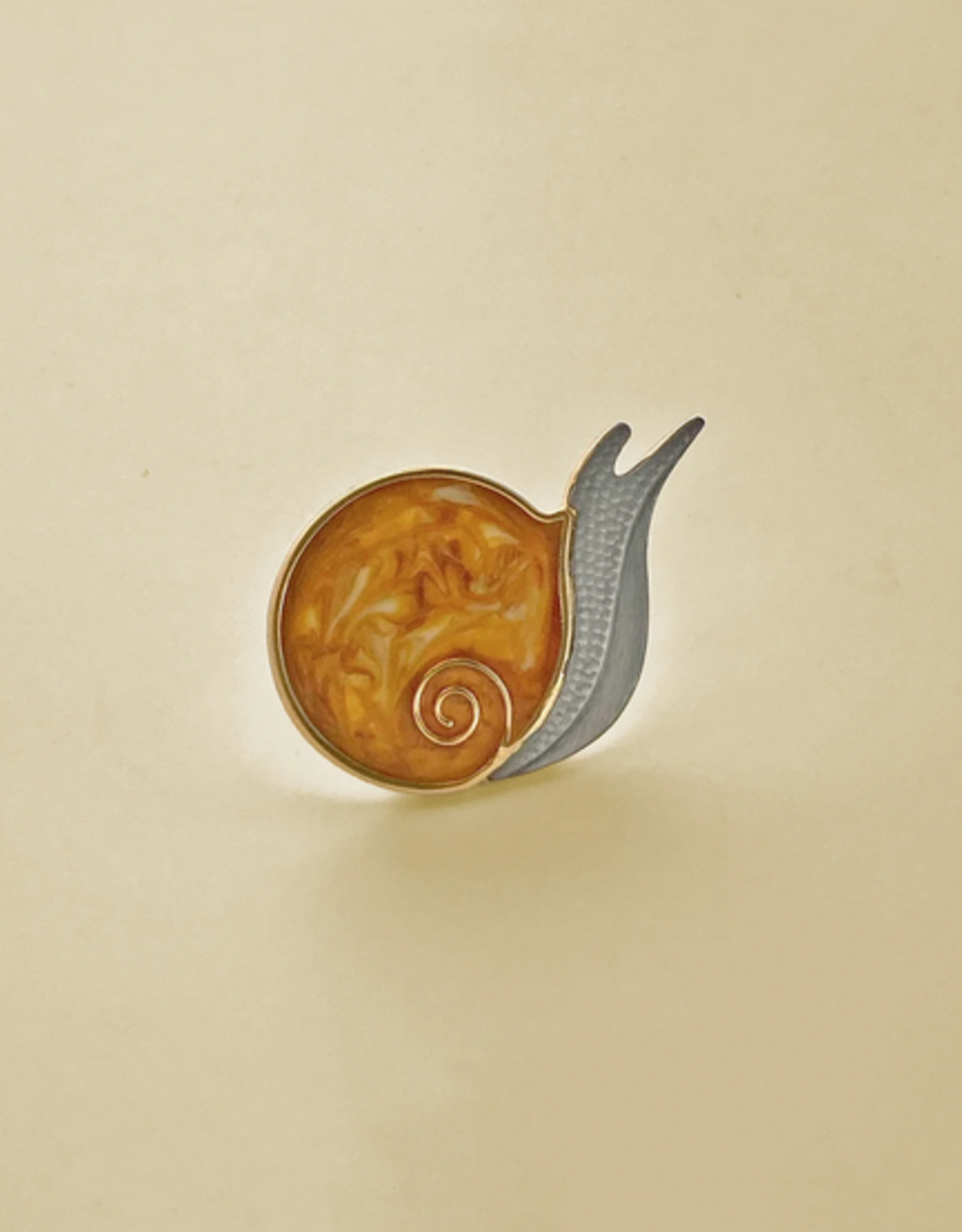 Caracol (Snail) Pin