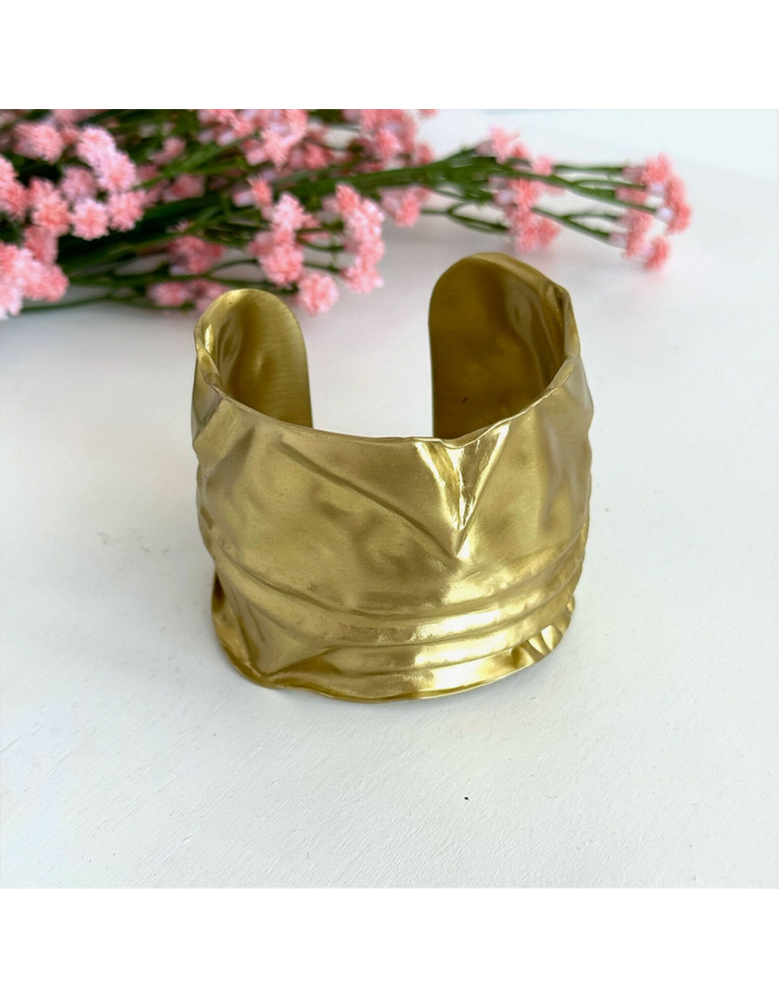 Crinkled Cuff Bracelet (Gold)