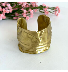 Crinkled Cuff Bracelet (Gold)