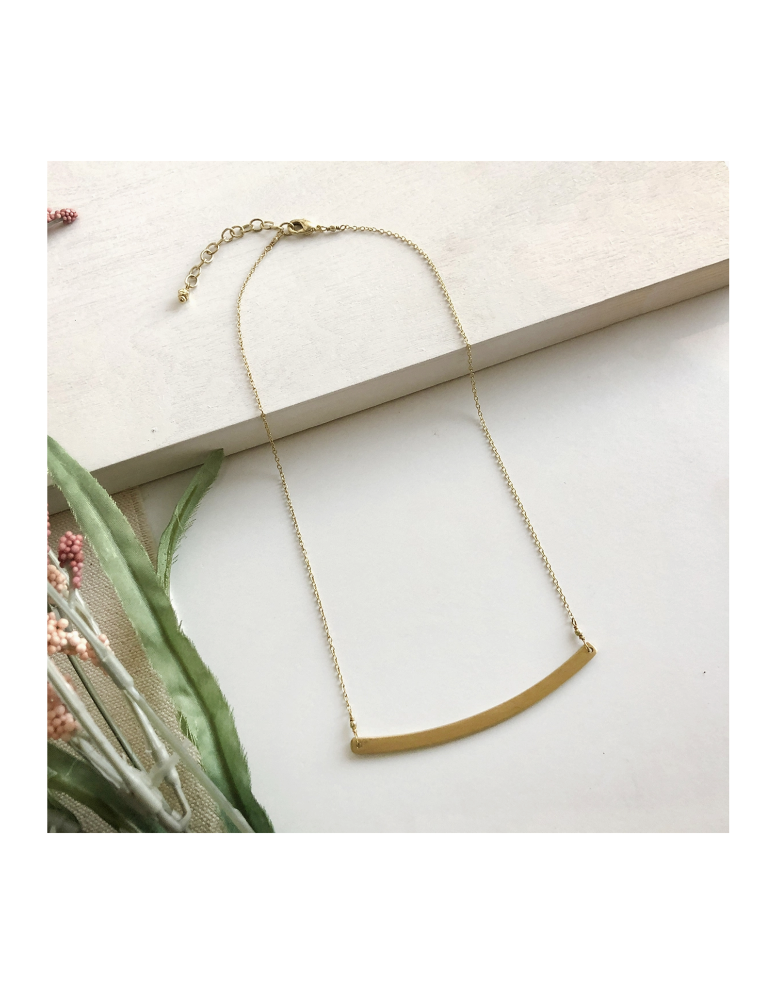 Curved Bar Necklace - Gold