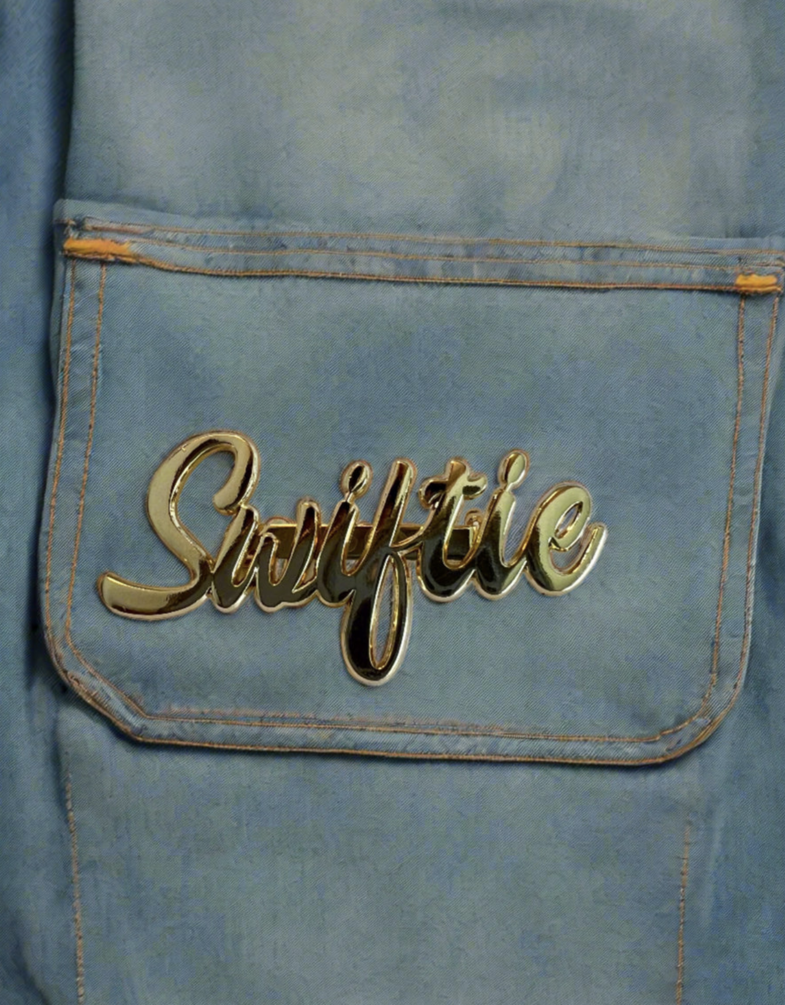 Swiftie Gold Script Enamel Pin