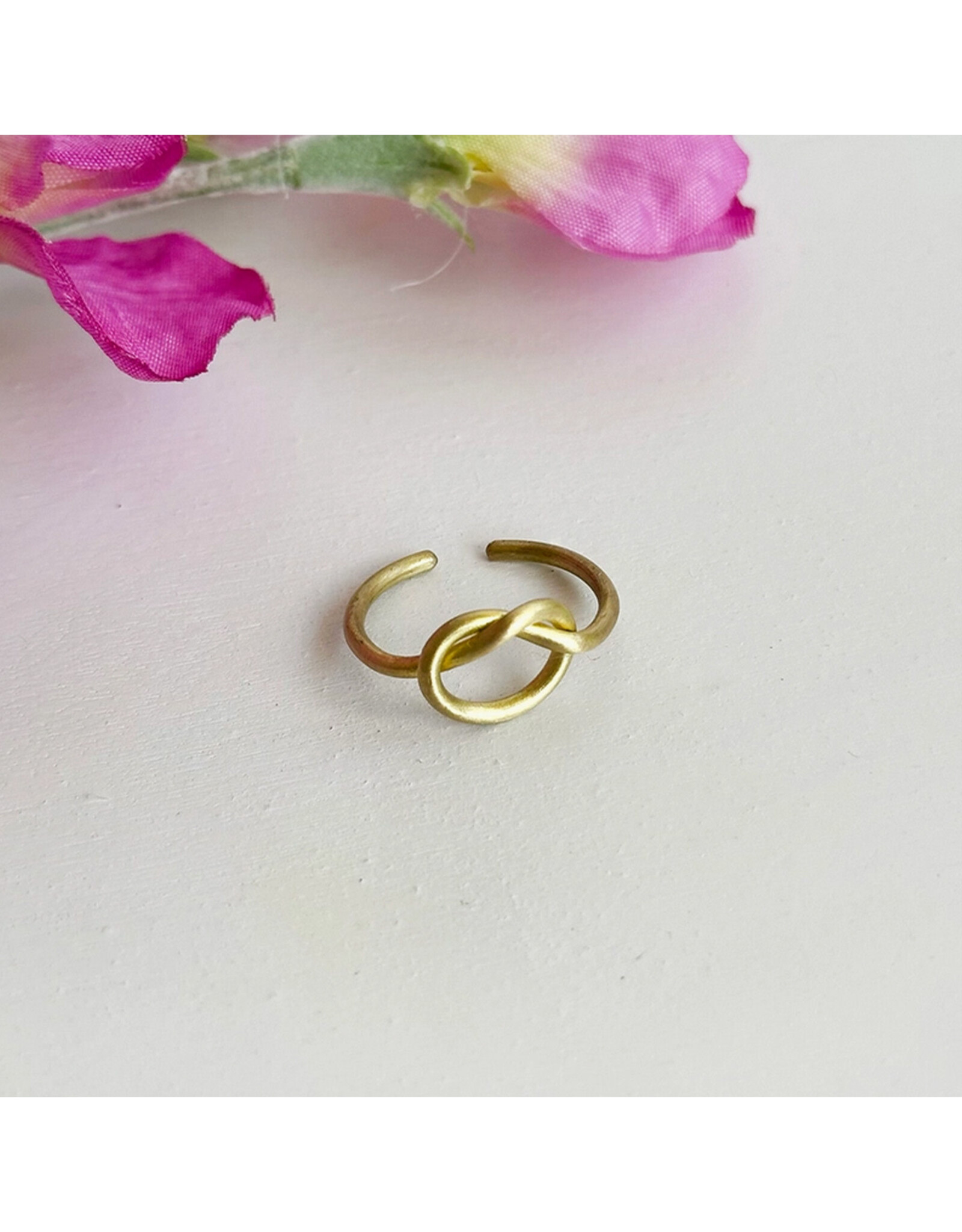 Knotted Circle Ring - Gold
