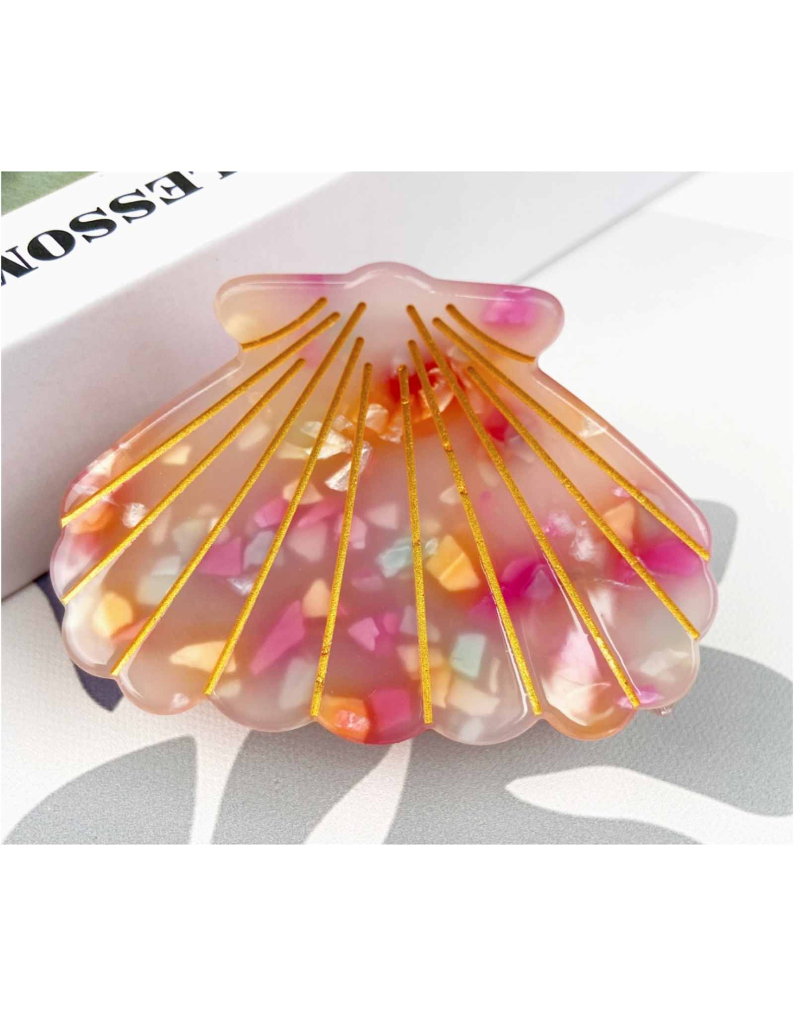 Peachy Scallop Claw Clip