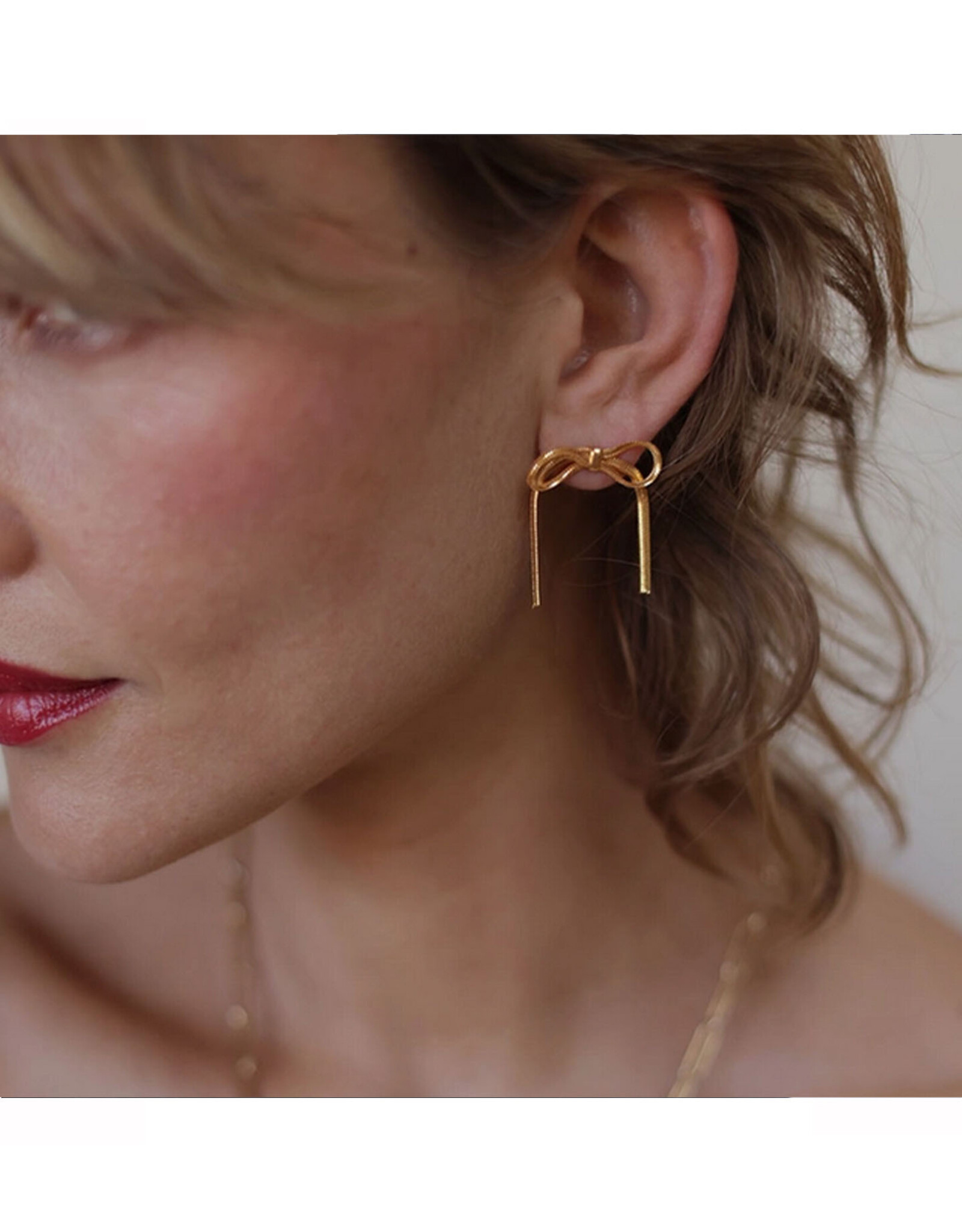 Herringbone Chain Bow Stud Earrings