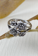 Delicate Silver Flowers Ring