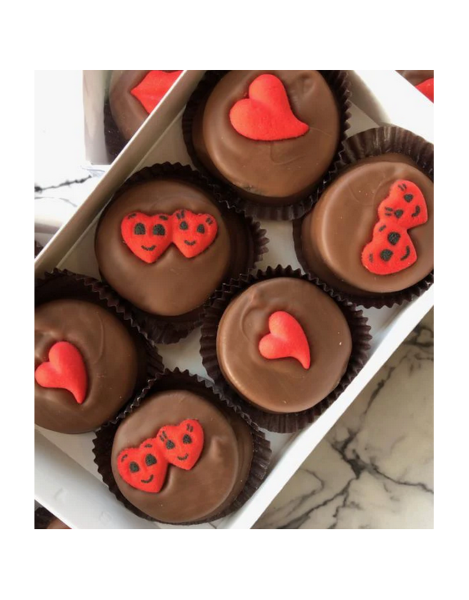 Valentine Milk Chocolate Dipped Oreo