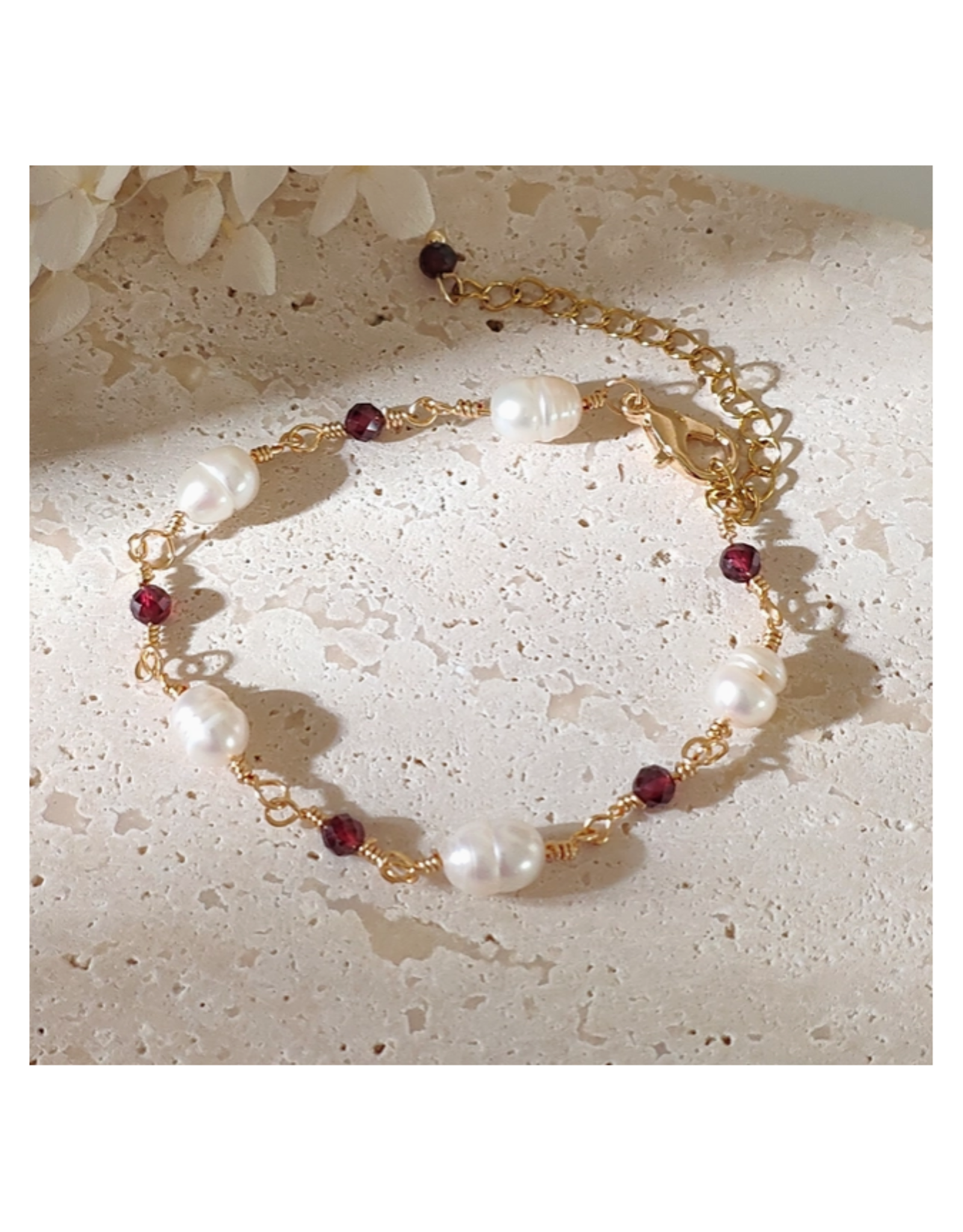 Dainty Garnet & Natural Pearl Bracelet