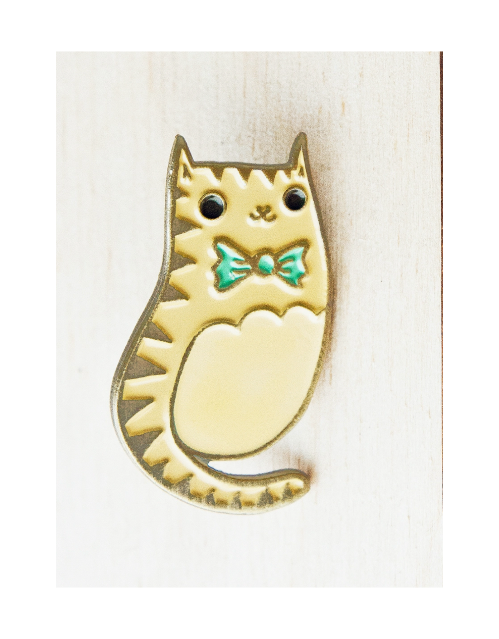 Cream Cat Bowtie Enamel Pin