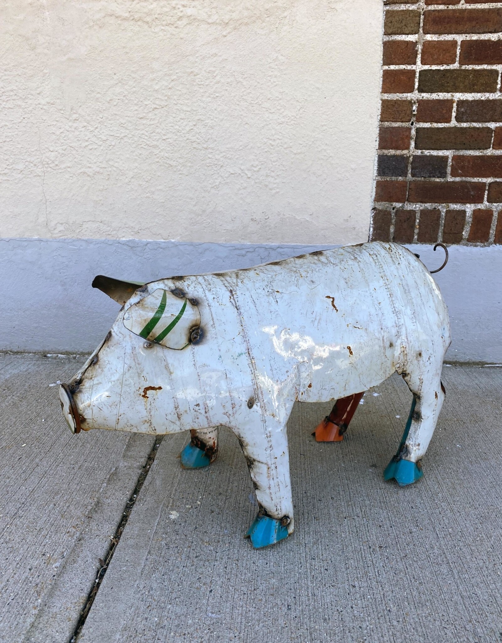 Pig - Large (CURBSIDE PICKUP ONLY)